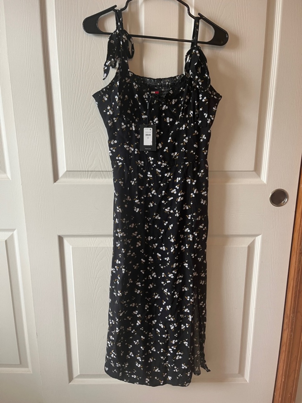 Tommy Hilfiger Black Floral Tie-Shoulder Midi Dress with White Print